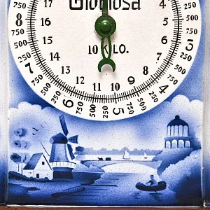 Антикварные Кухонные Весы в Фарфоровом корпусе Gloriosa, Голландия начало ХХ века.