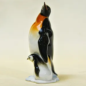 Коллекционная фарфоровая статуэтка «Пингвин с пингвиненком», Hutschenreuther Германия, 70 -е годы ХХ века.