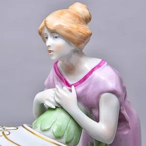 Фарфоровая Электрическая Лампа в стиле Арт-Деко «Девушка с Лилией», Литофания, PLAUE Германия.