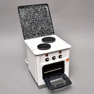 Винтажная Электрическая Игрушка - Кукольный детский набор - Плита с Посудой, Германия -80 гг.. 