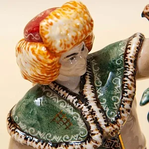 Авторская Коллекционная Фарфоровая Статуэтка «Охотник - Соколиная охота», Россия.