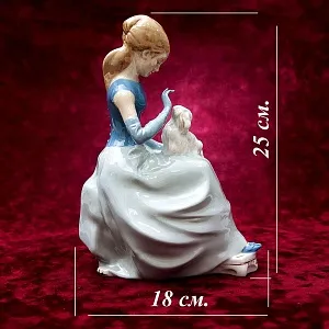 Коллекционная Статуэтка «Дама с Болонкой» Фарфор ROYAL DUX BOHEMIA -1970 год.