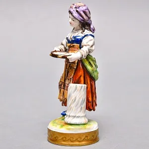 Коллекционная Фарфоровая Статуэтка «Девочка - танцовщица собирает монеты», VOLKSTEDT Германия -50 гг.