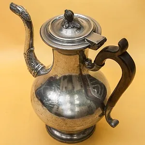 Большой Антикварный Оловянный Кофейник на 2 литра. Бельгия,  середина ХIХ века.
