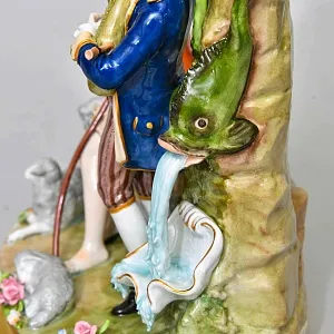 Коллекционная Фарфоровая статуэтка «Игра на волынке», SITZENDORF Германия.