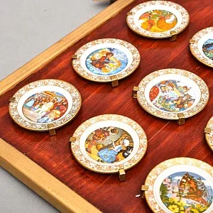 Набор Фарфоровых тарелок «Сказочный домик», The FRANKLIN Porcelain США - 1979 год.