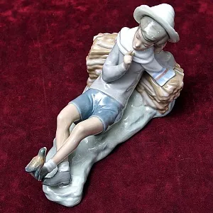 Коллекционная Фарфоровая статуэтка «Мальчик с птицей», Lladro Испания - 1970 год.