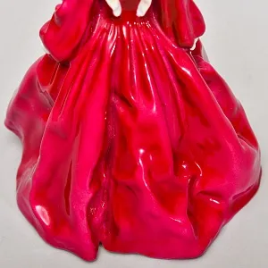 Коллекционная Фарфоровая статуэтка «Бабушкино платье», Royal Worcester Англия.