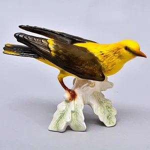 Коллекционная Фарфоровая статуэтка «Птица. ИВОЛГА», GOEBEL Германия, 1972 - 1979 годы.