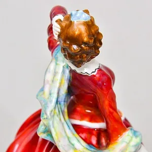 Коллекционная Фарфоровая статуэтка «Прекрасное Утро. Девушка со шляпой», Royal Doulton Англия.