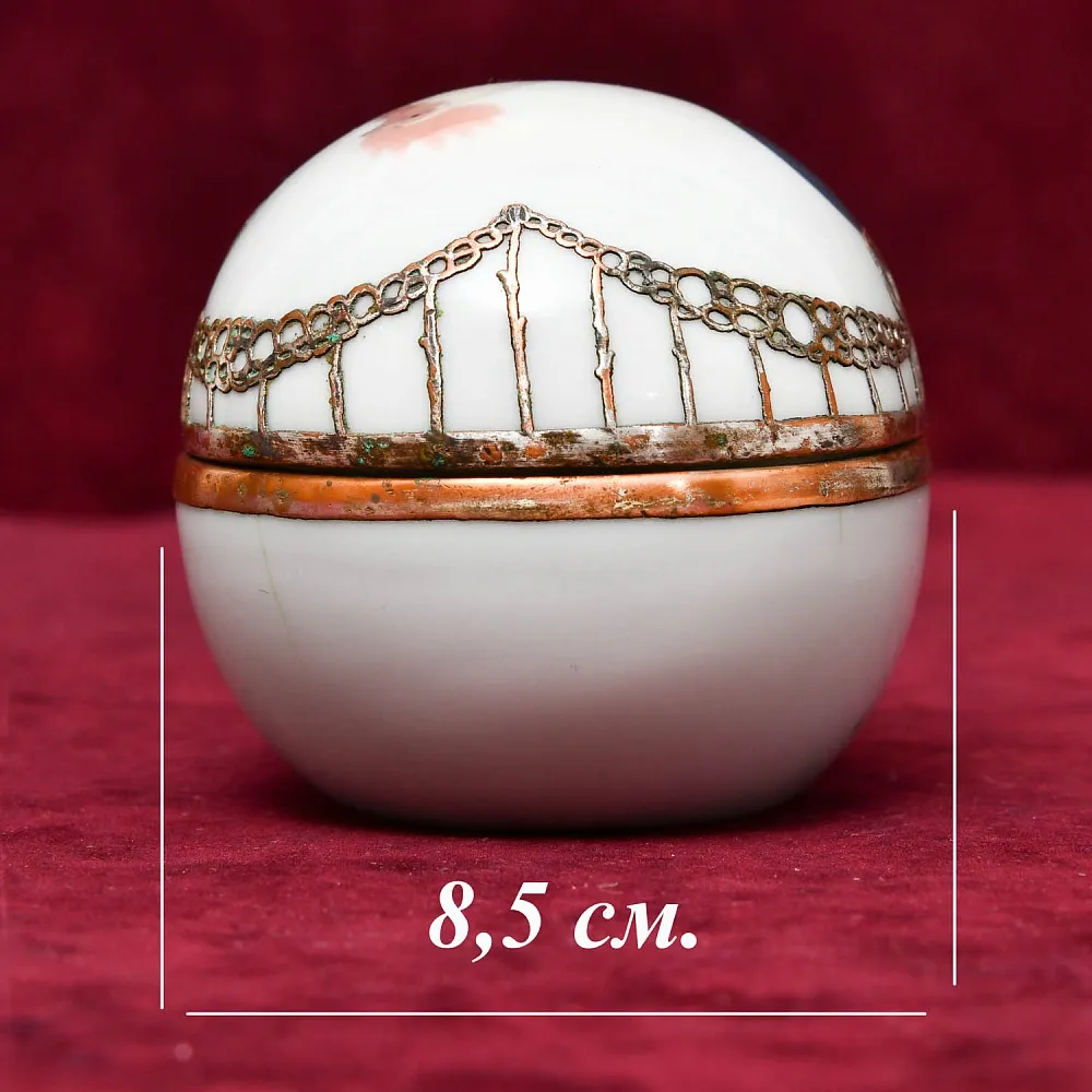 Антикварная Фарфоровая Шкатулка - Бонбоньерка «ПЕТУШОК», Франция - начало ХХ века.