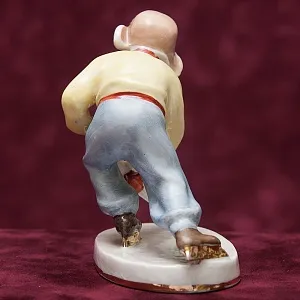 Редкость! Коллекционная Фарфоровая статуэтка «Юный хоккеист», ЛЗФИ СССР, 1956 - 1967 годы. 