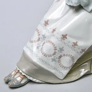 Редкость!!! Коллекционная Фарфоровая Статуэтка «ВЫШИВАЛЬЩИЦА», Lladro Испания -1974 год.