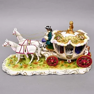 Большая Фарфоровая статуэтка «Карета с влюбленной парой», Scheibe Alsbach Германия, 1925 - 1962 гг. 
