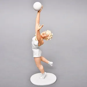 Коллекционная Фарфоровая статуэтка «Девушка Волейболистка», Schau Bach Kunst Германия, 1953 - 1958 годы. 