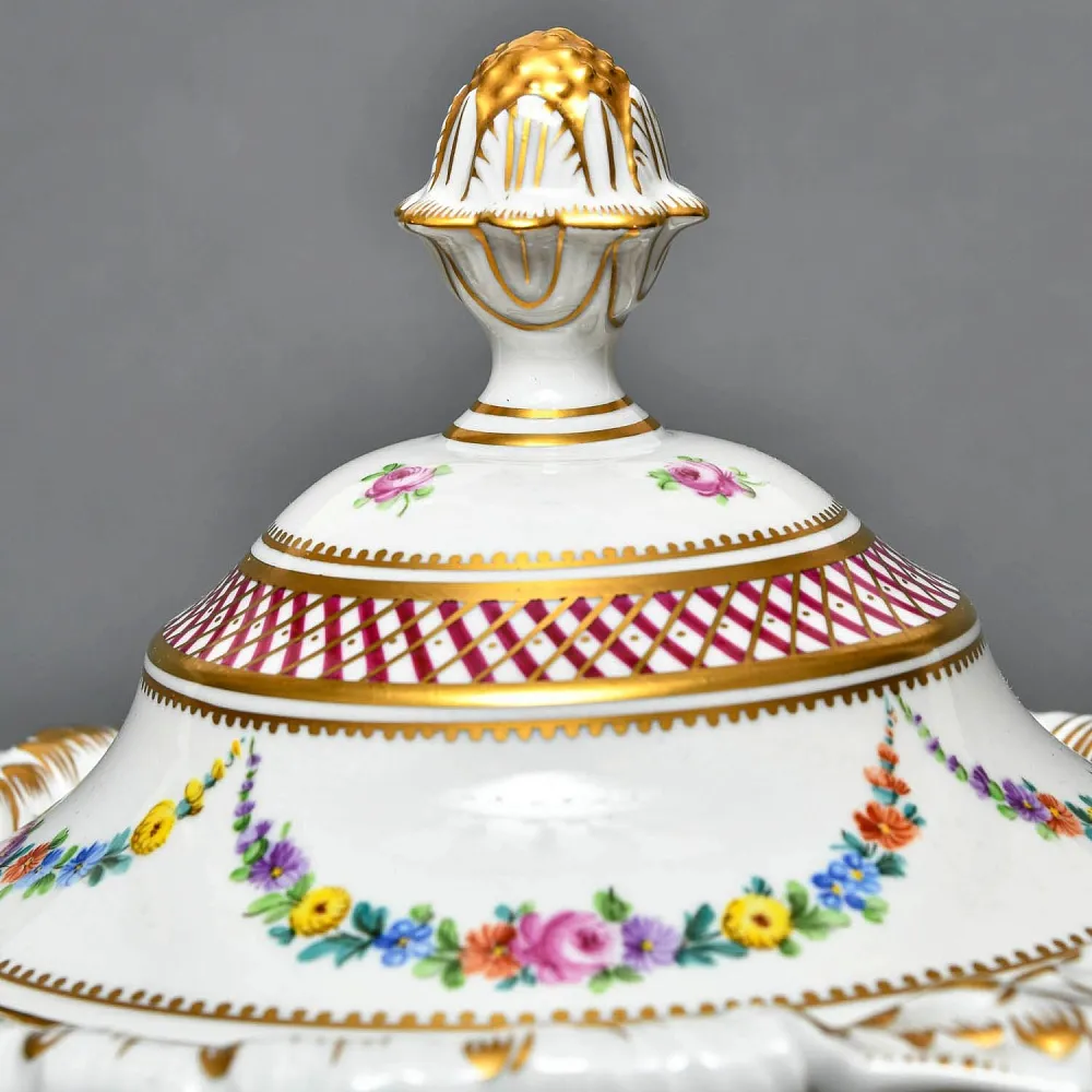 Большой Фарфоровый Вазон - Ваза с крышкой «Цветочная гирлянда», SP Dresden Германия, 50-е гг. ХХ века.