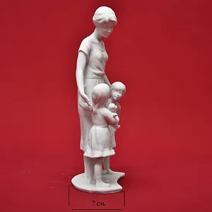 Коллекционная Фарфоровая Статуэтка «Мать и дети. Материнство», Kaiser Германия, 90-е годы ХХ века.