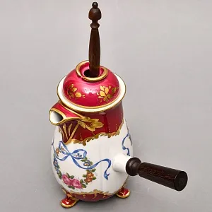 Фарфоровый Кувшин - Чайник для подачи горячего шоколада «Синие ленты» с лопаткой, Pillivuyt Франция.