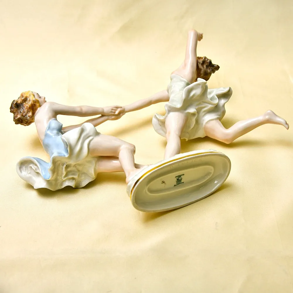 Авторская Коллекционная Статуэтка «ПОДРУГИ. ТАНЕЦ», фарфор Hutschenreuther, Германия 1955-1968 годы. 