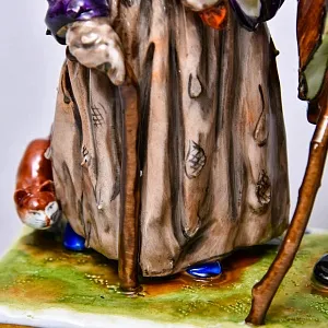 Коллекционная статуэтка «Нищие и Бродяги. Семейная пара с кошками», Фарфор Volkstedter Германия.