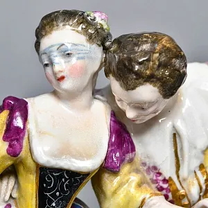 Коллекционная Фарфоровая статуэтка «Пара на Карнавале», Edme Samson Франция, 1940 - 1969 годы. 
