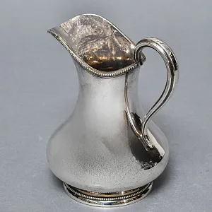 Металлический Кувшинчик - Молочник - Сливочник. Silverplate, Лондон Англия 50-гг.