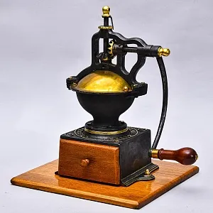 Большая Антикварная Чугунная Ручная Механическая Кофемолка - Мельница PEUGEOT, Франция начало ХХ века.