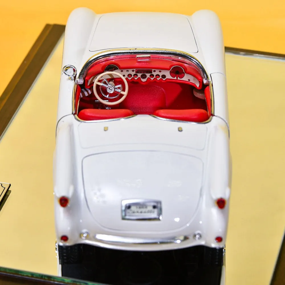 Коллекционная Металлическая Модель «Автомобиль - Carvette 1953 » Германия.