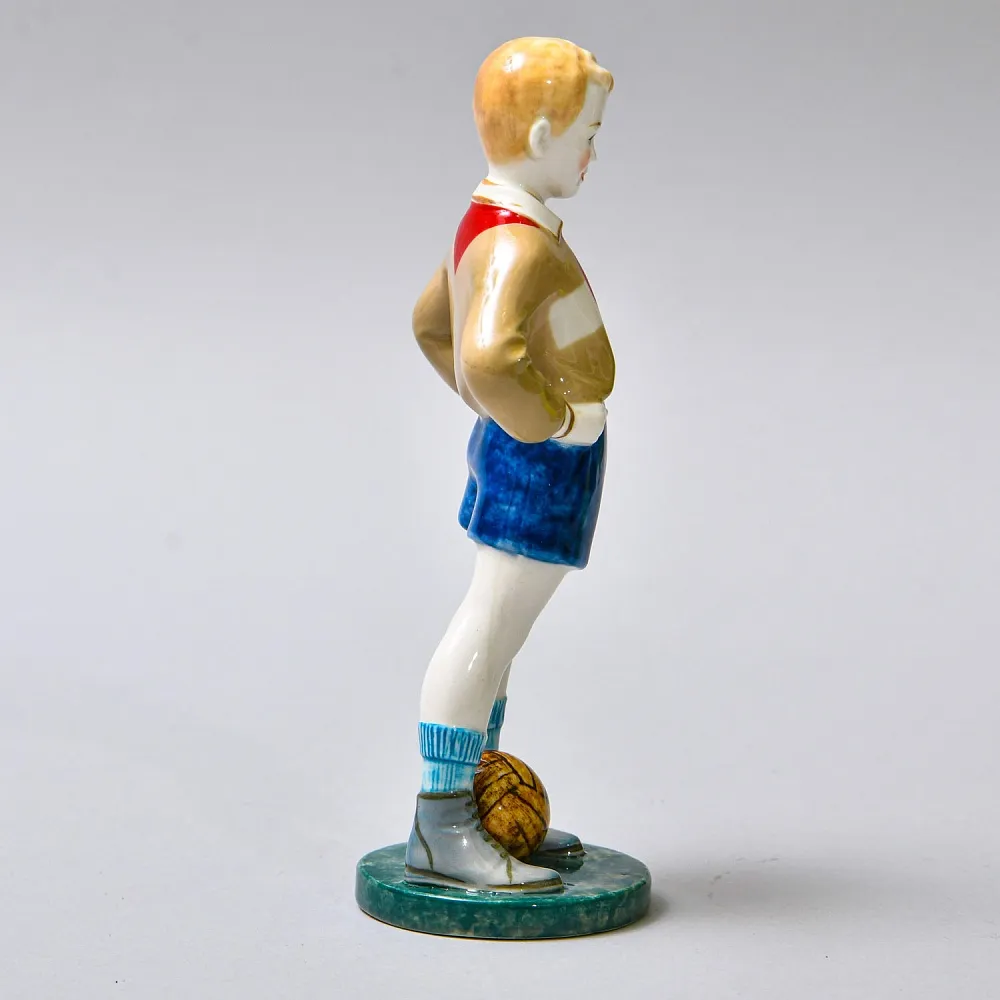 Авторская Коллекционная Фарфоровая Статуэтка «Юный Футболист», Россия.