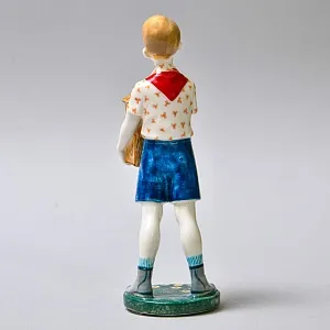 Авторская Коллекционная Фарфоровая Статуэтка «Пионер со скворечником», Россия.