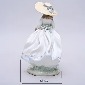 Авторская Фарфоровая статуэтка «Девочка с тележкой цветов и котятами», Lladro Испания.