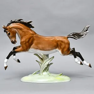Большая Фарфоровая статуэтка «Бегущий конь. Арабский жеребец», ROSENTHAL Германия. 