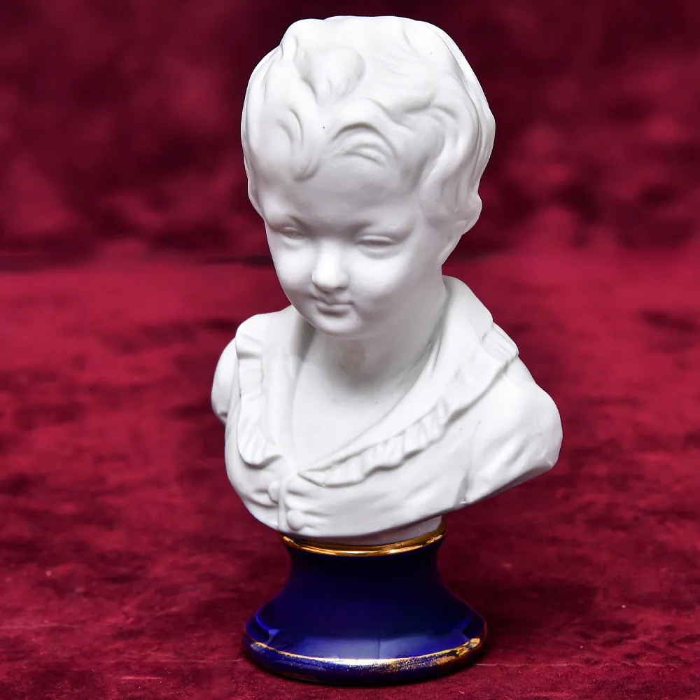 Фарфоровый Бюст - Статуэтка «МАЛЬЧИК. Александр Броньяр», Tharaud Limoges Франция.