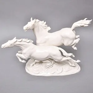 Большая Фарфоровая Статуэтка «БЕГУЩИЕ ЛОШАДИ», Hutschenreuther Германия, вторая половина ХХ века.