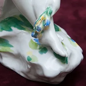 Коллекционная Фарфоровая Статуэтка «На отдыхе - девушка с букетом», ЛФЗ СССР -1963 г