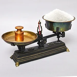 Старинные Кухонные весы на 10 кг. с двумя латунными чашами. Франция начало ХХ века!