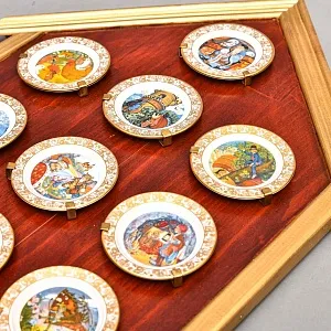 Набор Фарфоровых тарелок «Сказочный домик», The FRANKLIN Porcelain США - 1979 год.