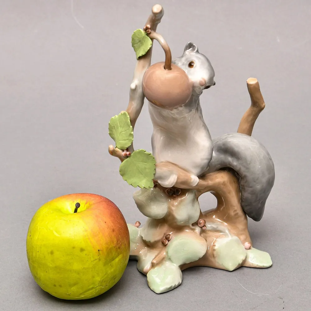 Коллекционная Фарфоровая статуэтка «Белка. Соня», Lladro / Лядро Испания.