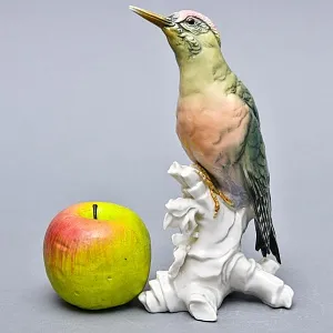Птица - Фарфоровая статуэтка «Зелёный дятел», Карл Энс / Karl Ens, Германия, 30-е годы ХХ века.