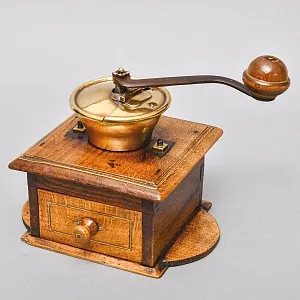 Деревянная Старинная Ручная Механическая Кофемолка - Мельница, Франция первая половина ХХ века.