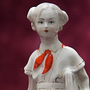 Коллекционная Фарфоровая статуэтка «Девочка Пионерка со скрипкой», «Красный фарфорист» Чудово, СССР -1958 год. 