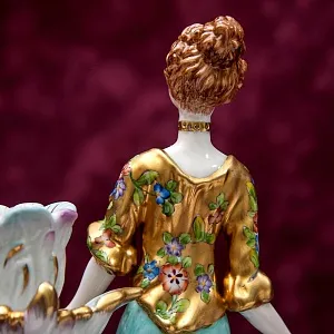 Фарфоровая Статуэтка - Подсвечник на одну Свечу «Девушка в золотом» SANDIZELL Германия.