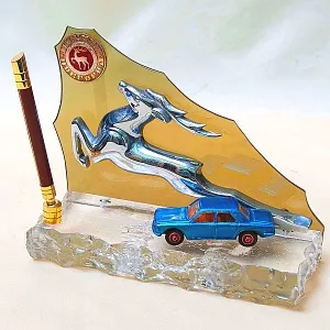 Настольный Сувенир - Памятный Подарок -  «Волга ГАЗ -24» Металл, Оргстекло - СССР -1981 год.