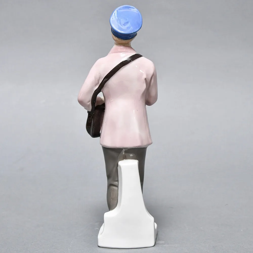 Коллекционная Фарфоровая статуэтка «ПОЧТАЛЬОН», Grafenthal Германия, 1985 - 1990 года. 