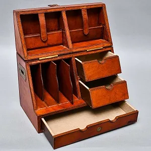 Редкость! Эксклюзивный Кабинетный Настольный Набор Четыре Предмета «БЮРО», Кожа Flamant, Бельгия.