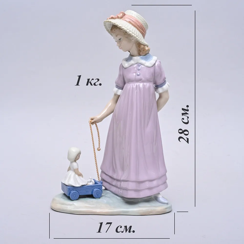 Коллекционная Фарфоровая статуэтка «Девочка с куклой», Lladro Испания, 1978 год.