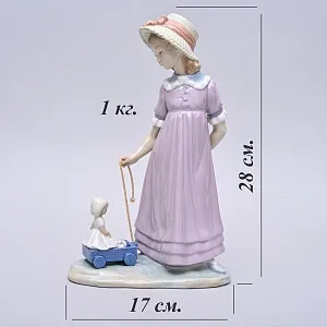 Коллекционная Фарфоровая статуэтка «Девочка с куклой», Lladro Испания, 1978 год.