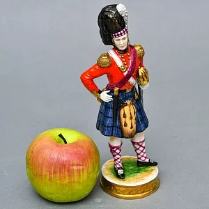 Редкая!!! Фарфоровая Cтатуэтка «Солдаты Британской Армии. 92-й пехотный полк», RUDOLF KAMMER Германия. 