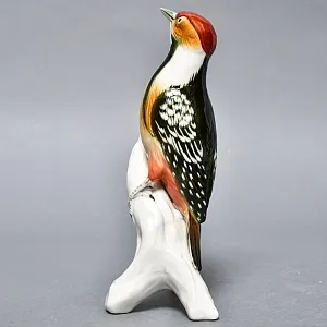 Коллекционная Фарфоровая статуэтка «Птица - Пёстрый Дятел», Карл Энс / Karl Ens, Германия.