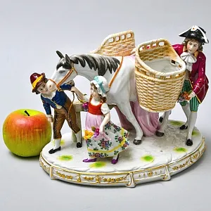 Антикварная Статуэтка - Салфетница «Дети и мул», фарфор SITZENDORF, Германия 1884 - 1902 годы.